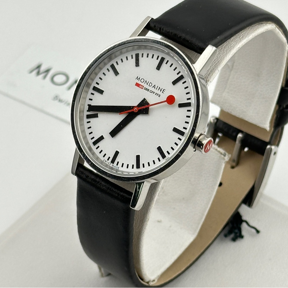 Mondaine Classic Swiss Railway Stainless 33mm Midsized Watch